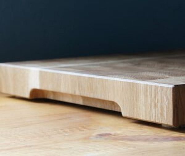 Beispiel: Griffmulde unten am Schneidebrett